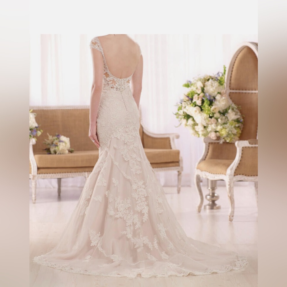 Essence of Australia Wedding Dress in Ivory - Picture 2 of 7